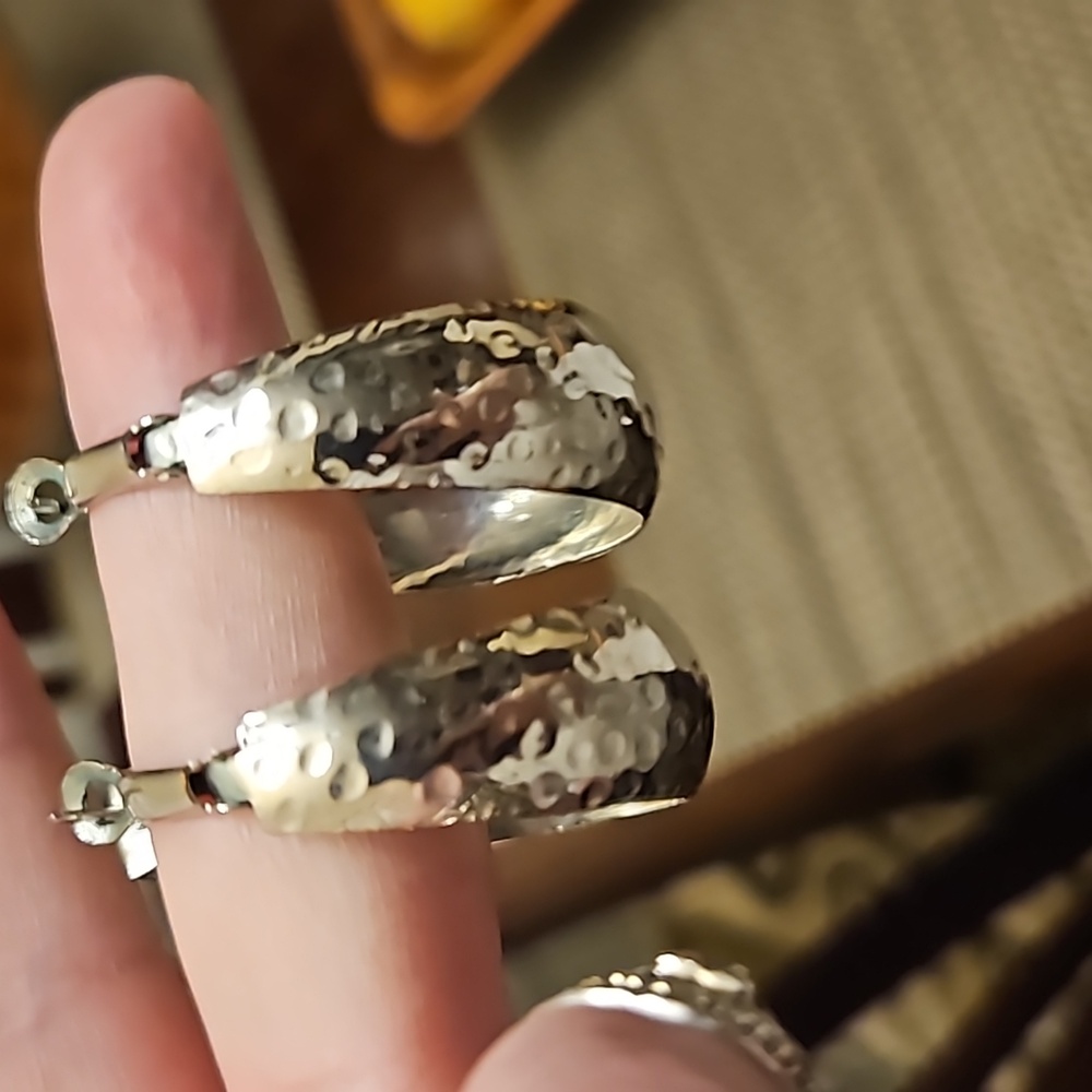 Shiny Silver toned Hoop Earrings